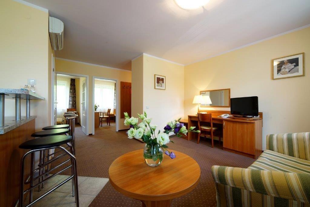 Hotel Feniks - Poznan — Zdjęcia 3