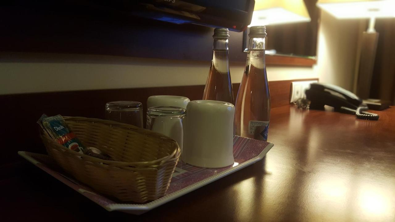 Hotel Feniks - Poznan — Zdjęcia 1